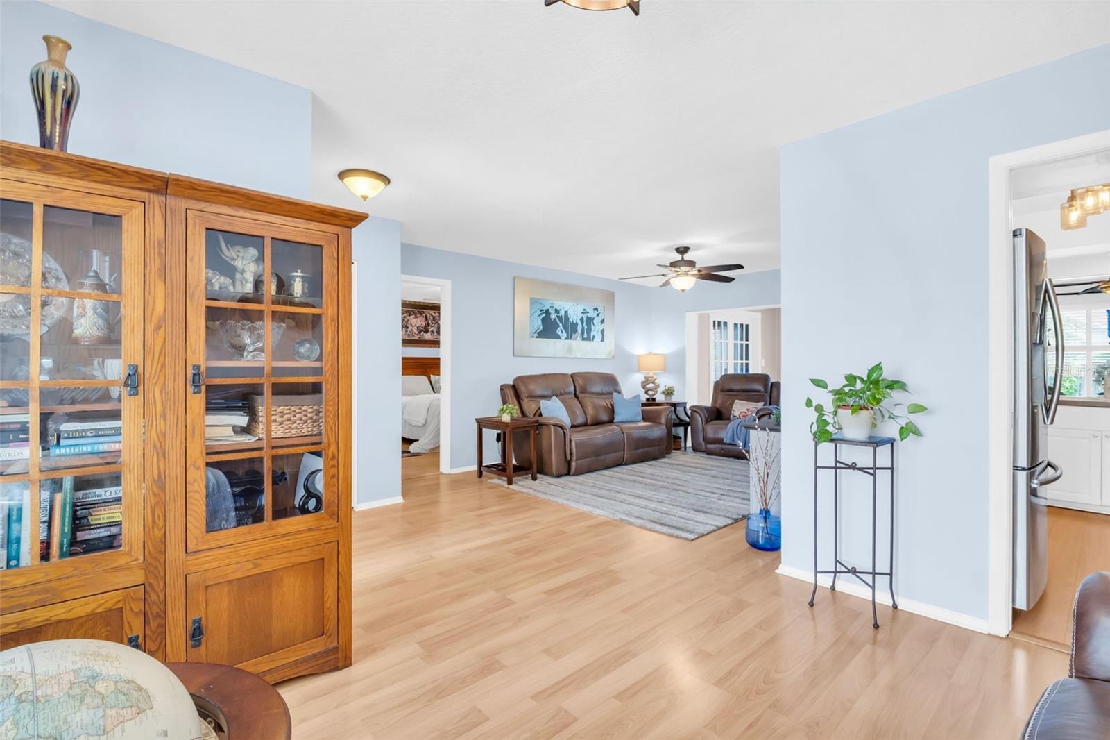 Open plan perfect for easy living & entertaining~
