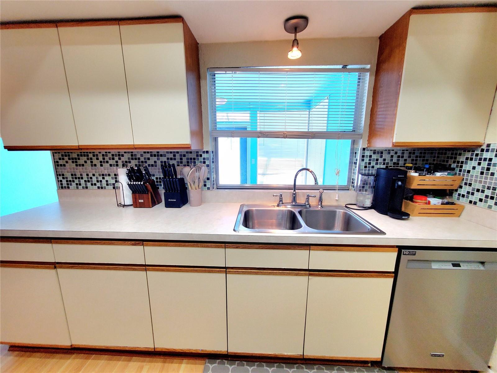LOTS OF CABINETS
