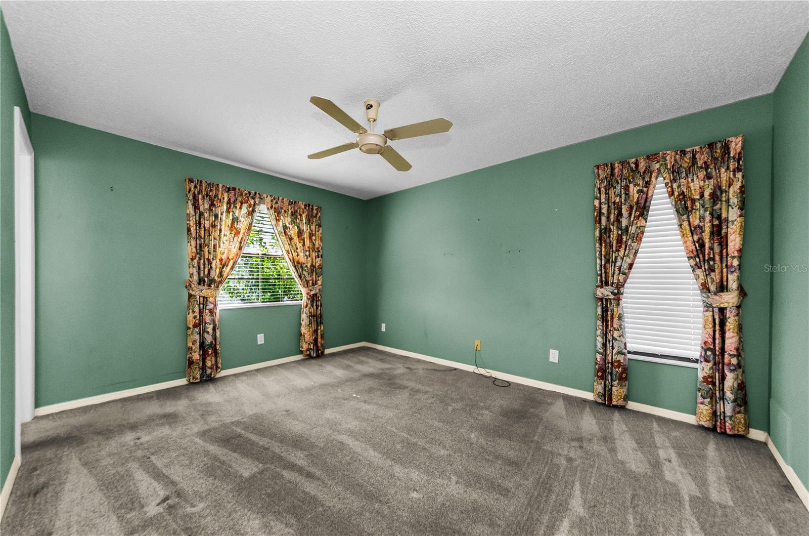 Large Main bedroom