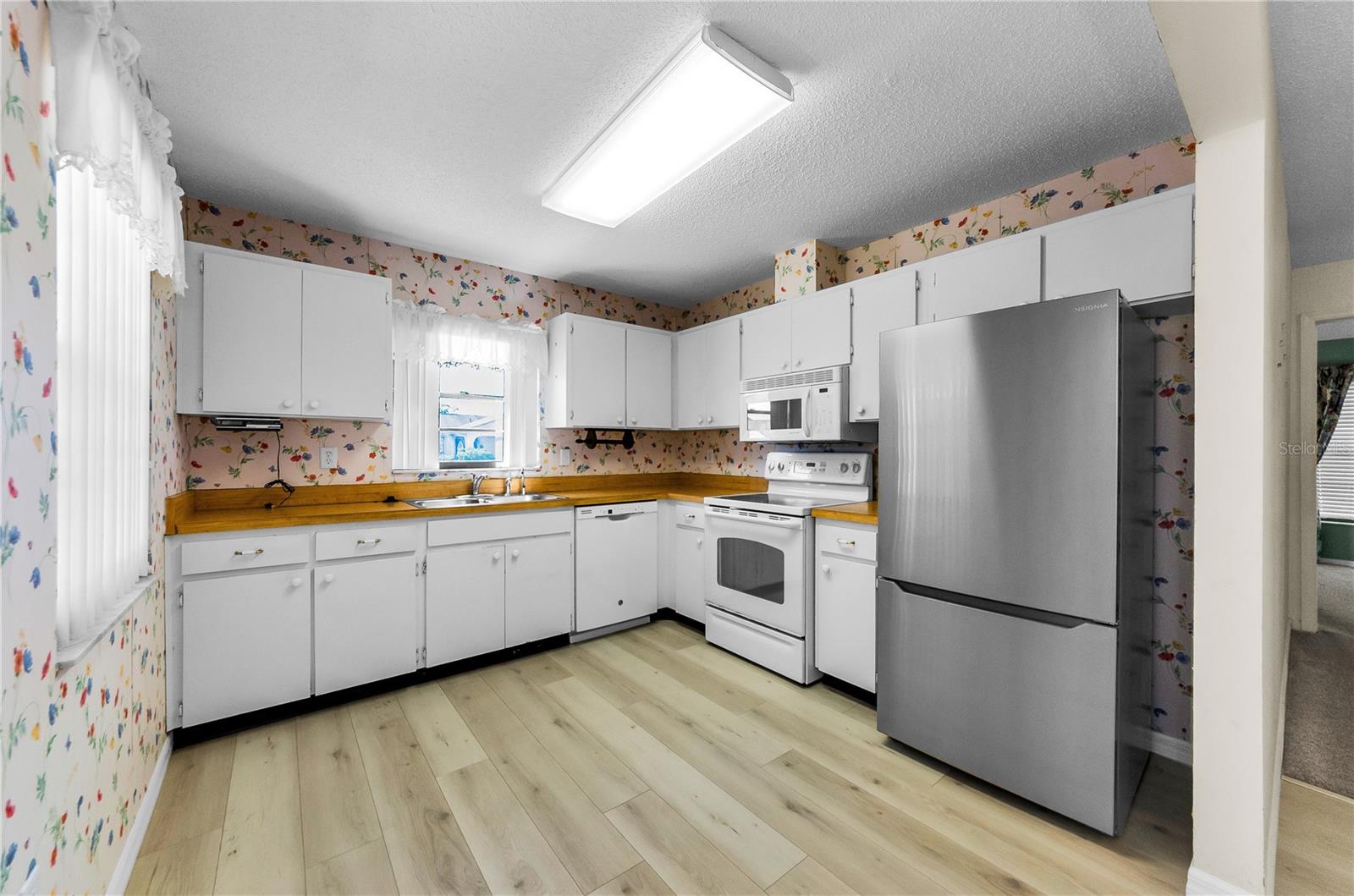 Eat in kitchen
