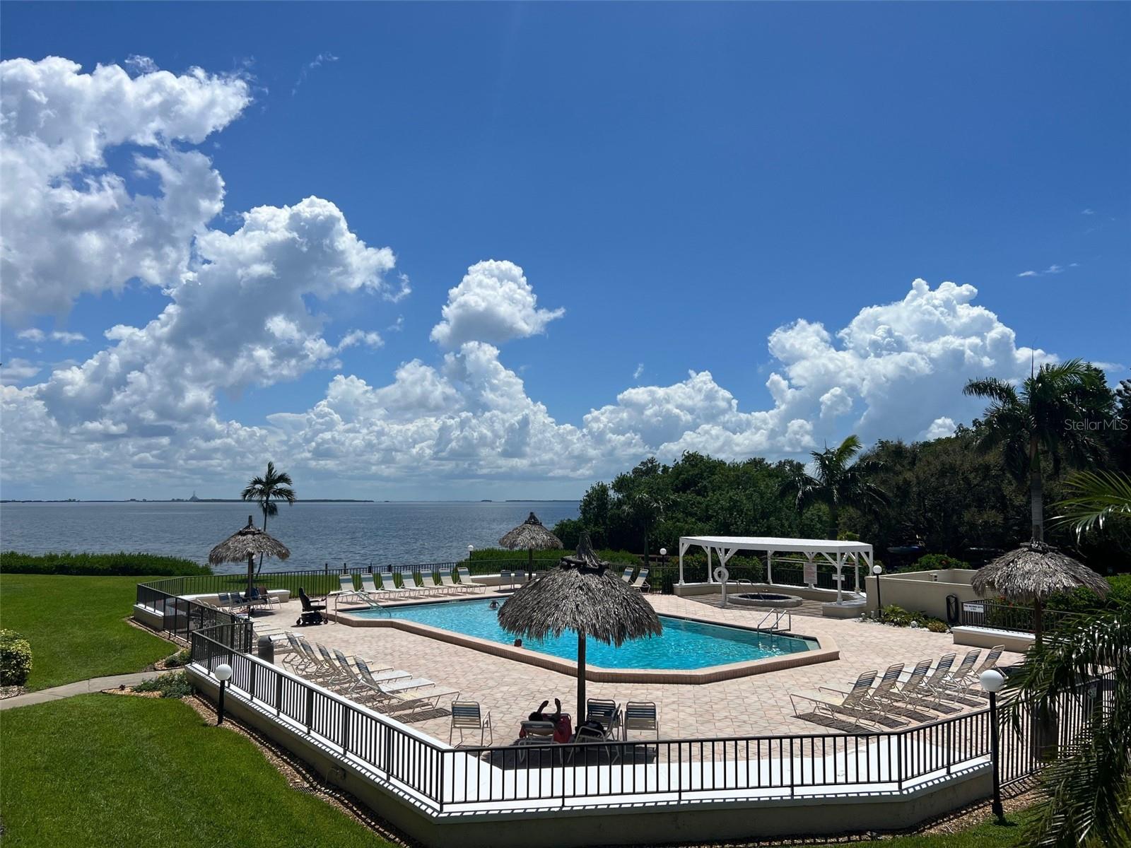 Palma Resort-Style Heated pool & Spa with views of the bay
