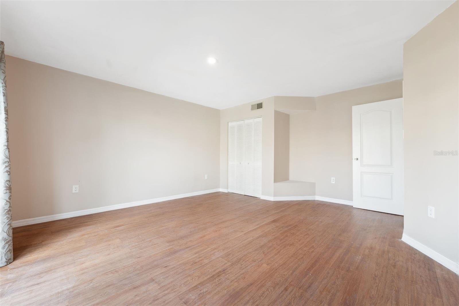 1st Floor room