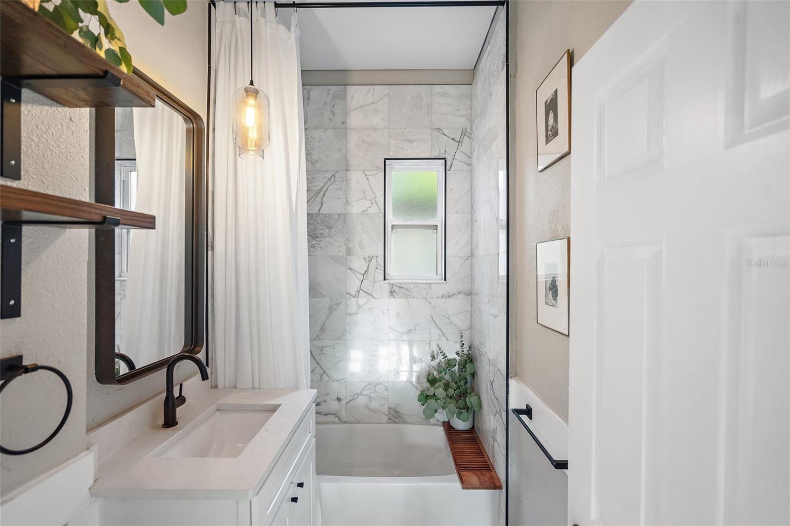 Bathroom 01 (First Floor)