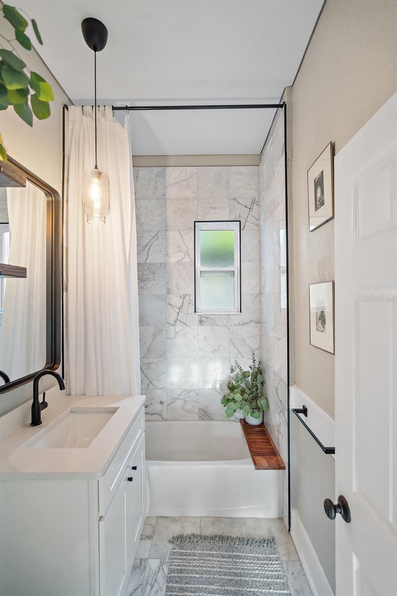 Bathroom 01 (First Floor)