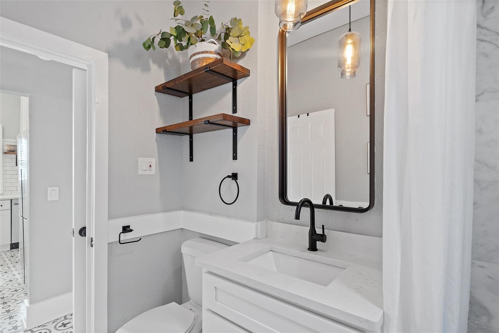 Bathroom 01 (First Floor)