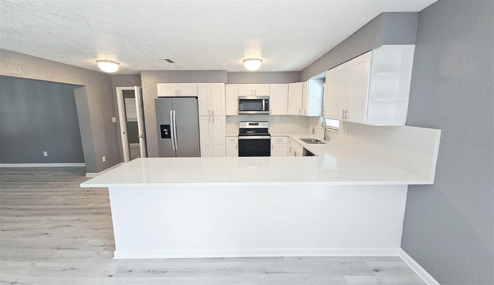 NEW UPDATED KITCHEN