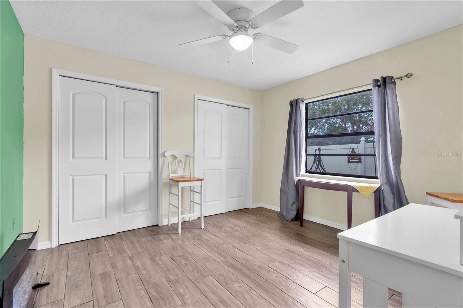 bedroom 3 showing closet walls