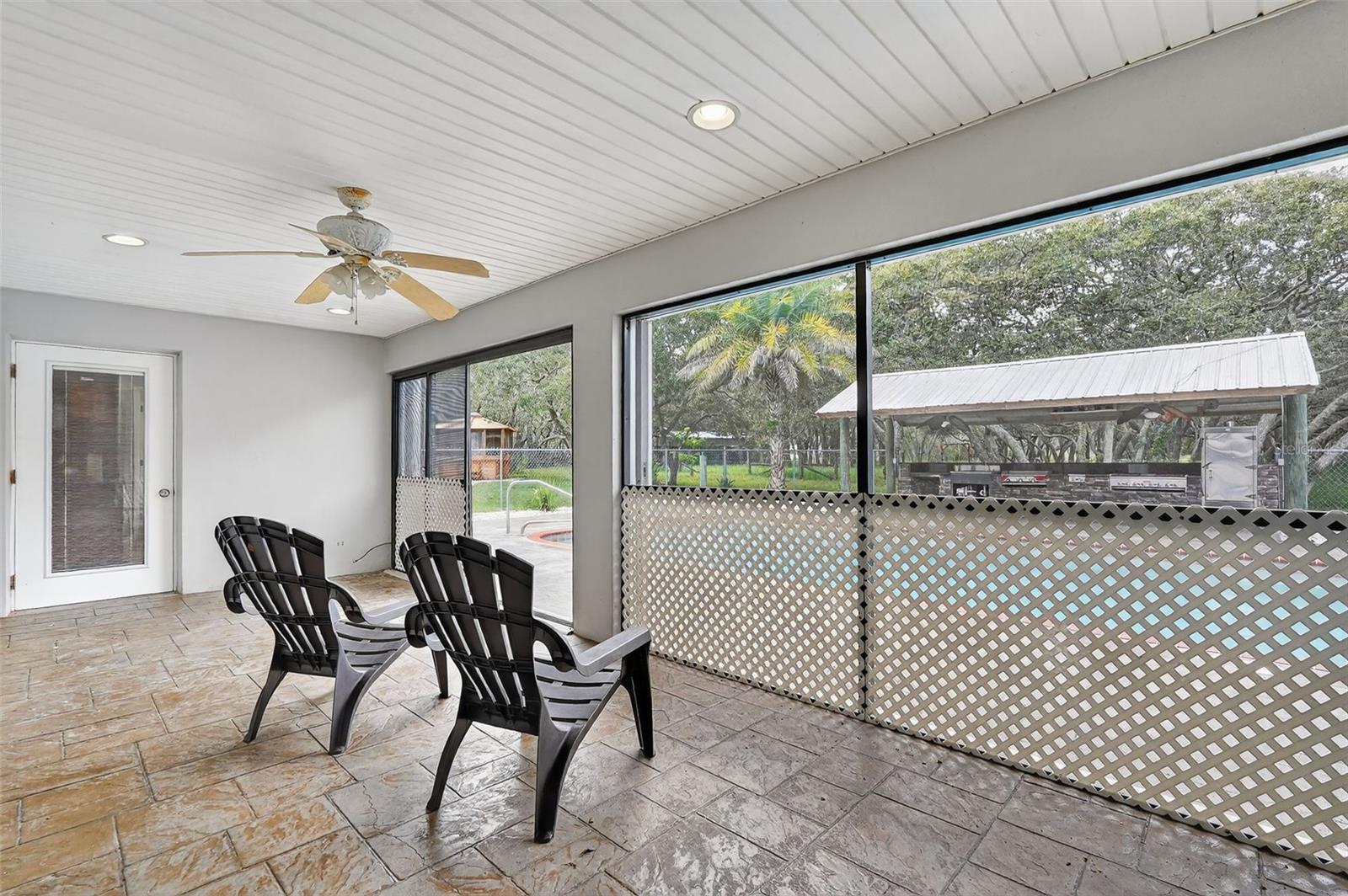 Screened-In Porch