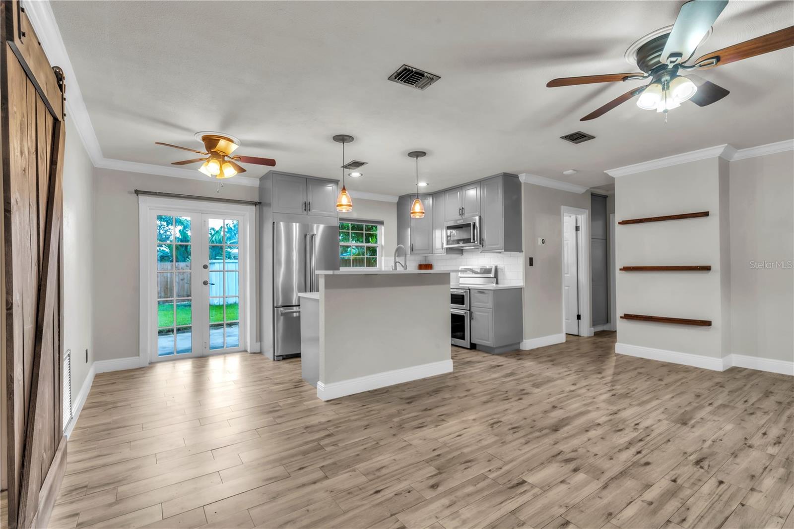 Fully remodeled living and kitchen