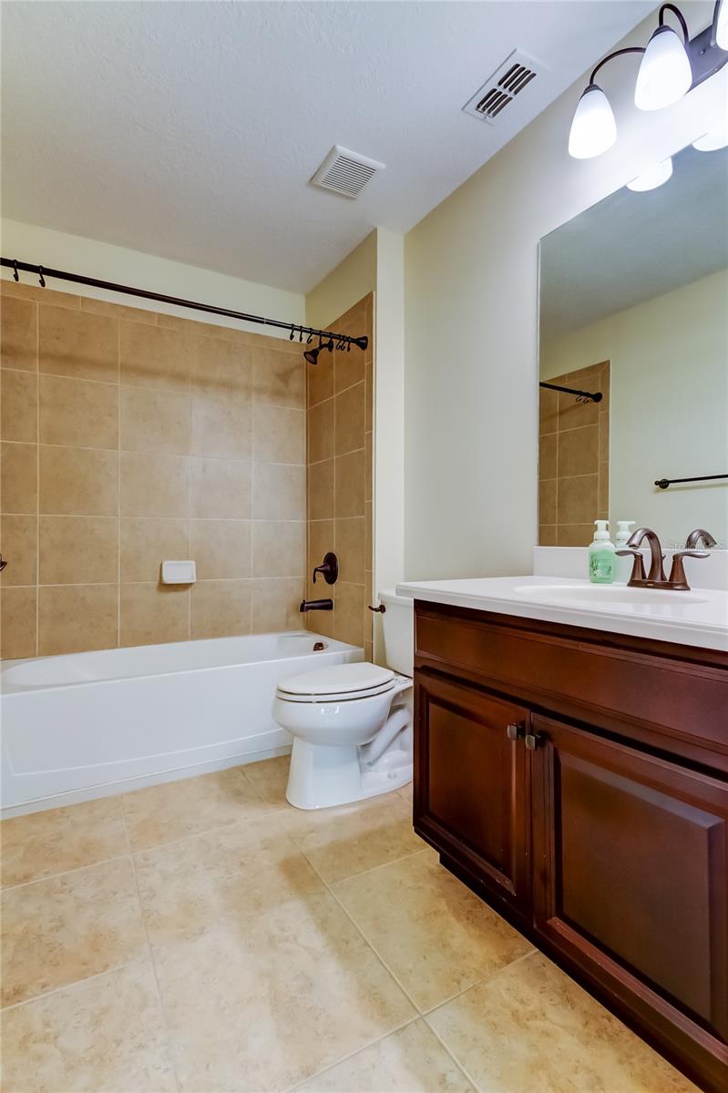3rd full bath, en suite to 3rd bedroom