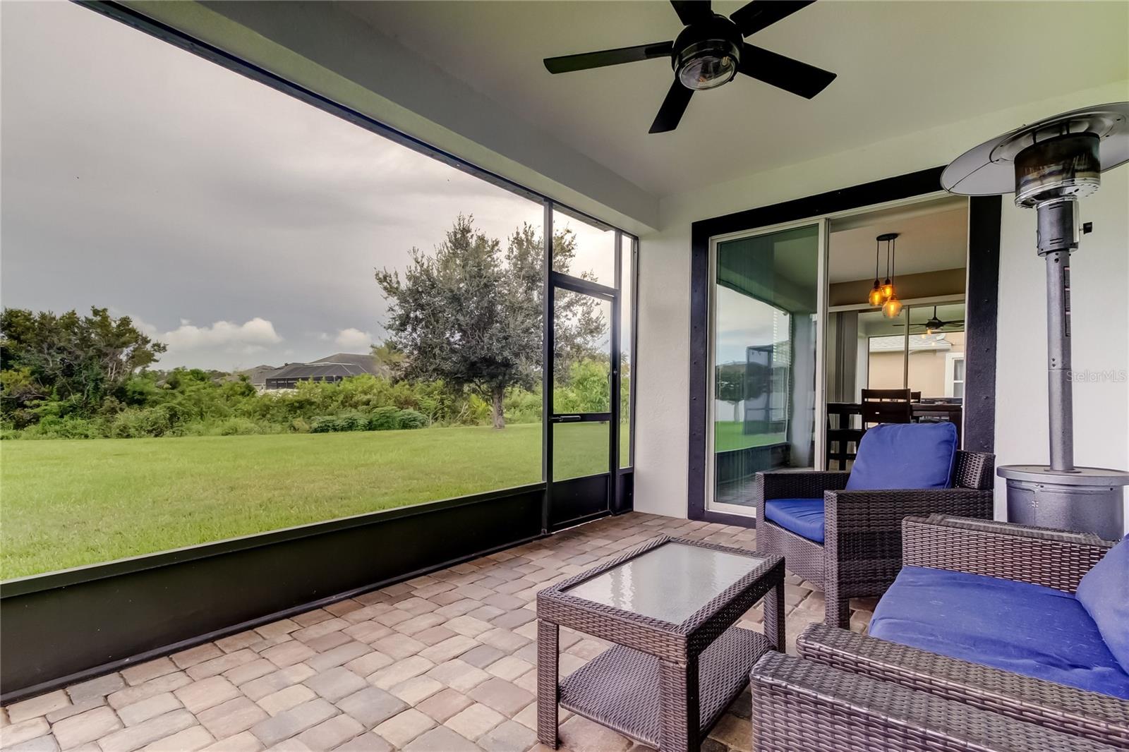 screened in porch off kitchen eat-in area