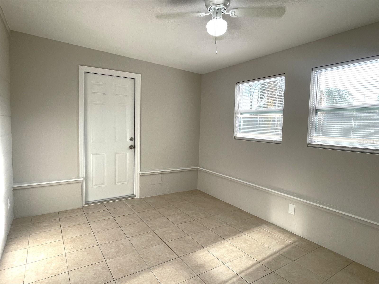Den/Florida room off dinette area