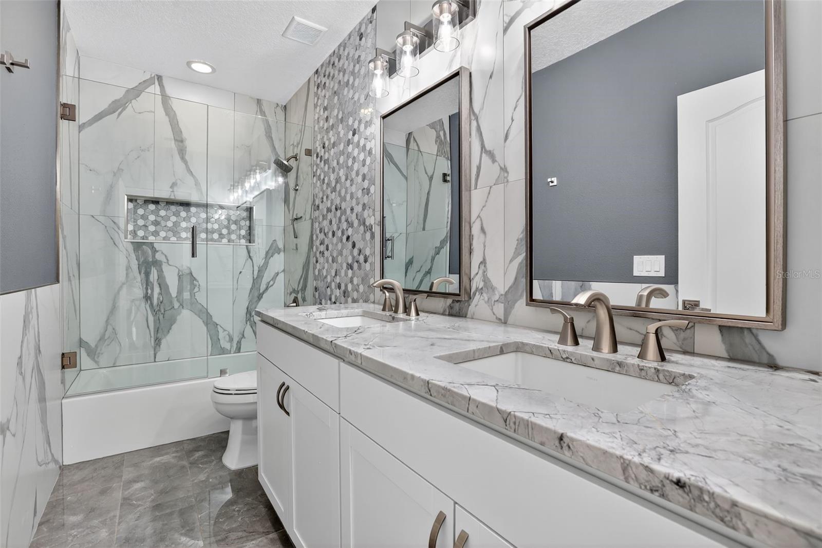 Jack & Jill bath (also recently renovated)
