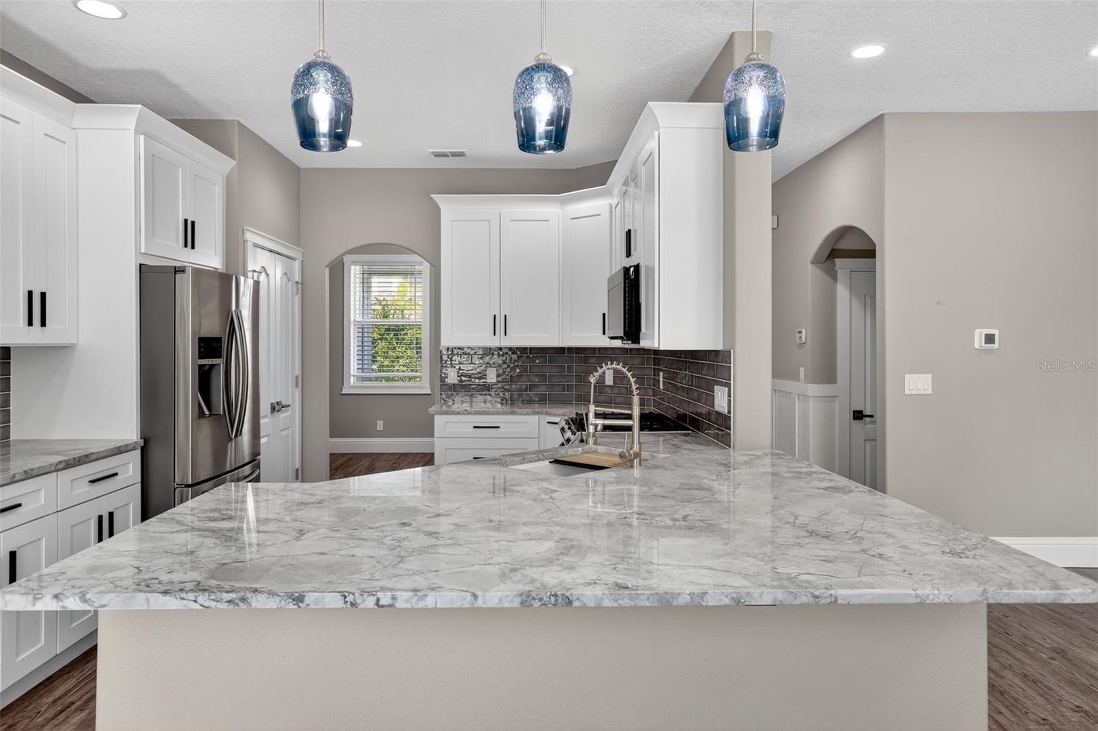 Huge peninsula for plenty of counter space