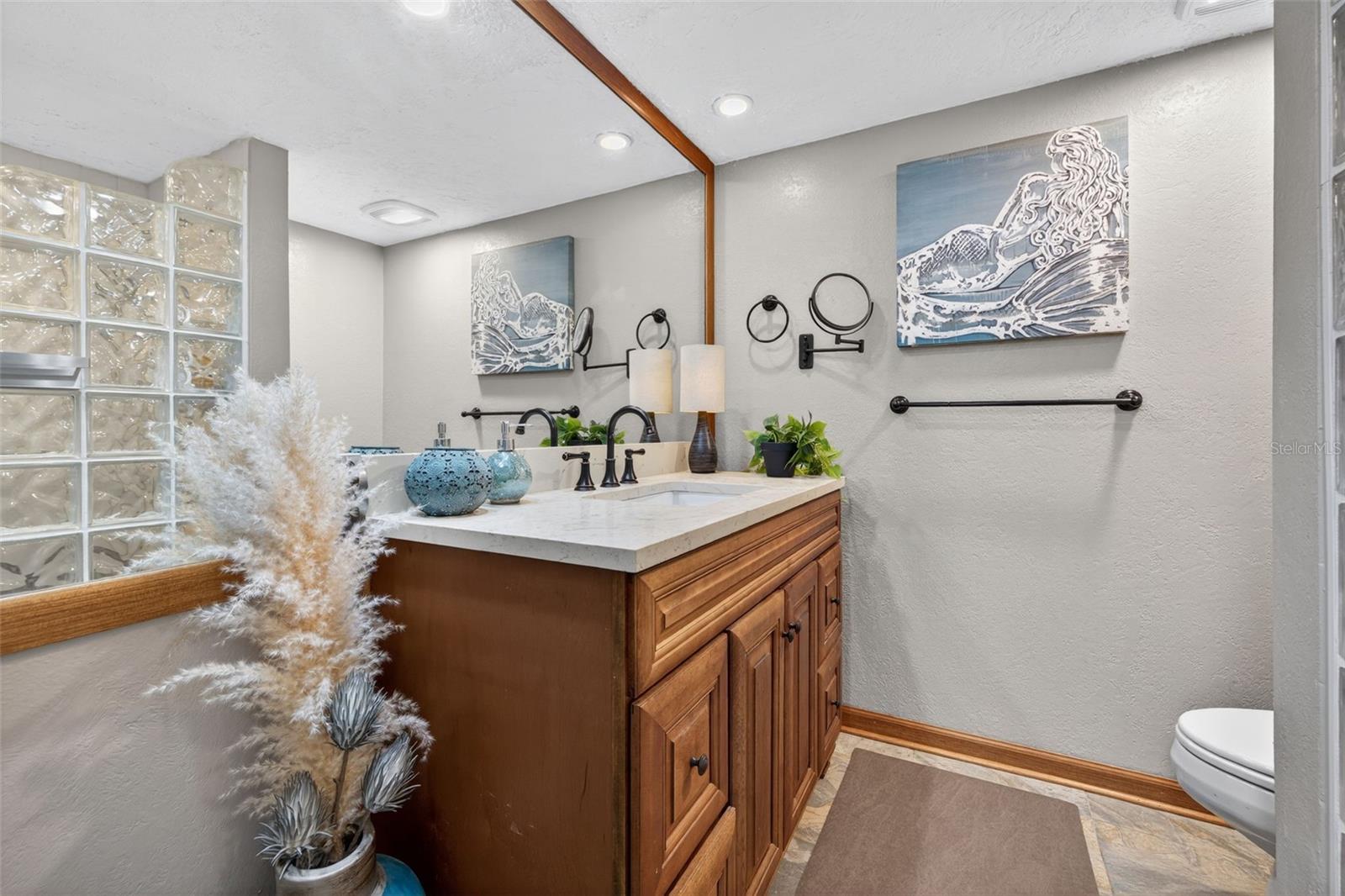 Full bathroom
