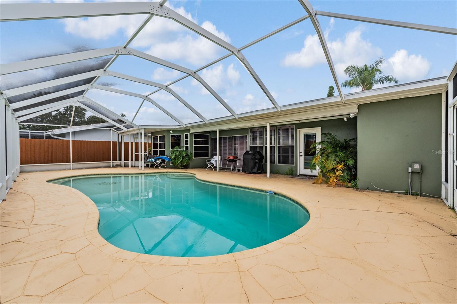 Screened lanai and pool