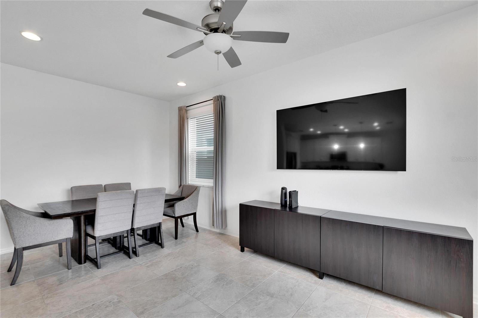 Living Room/ Dining Room