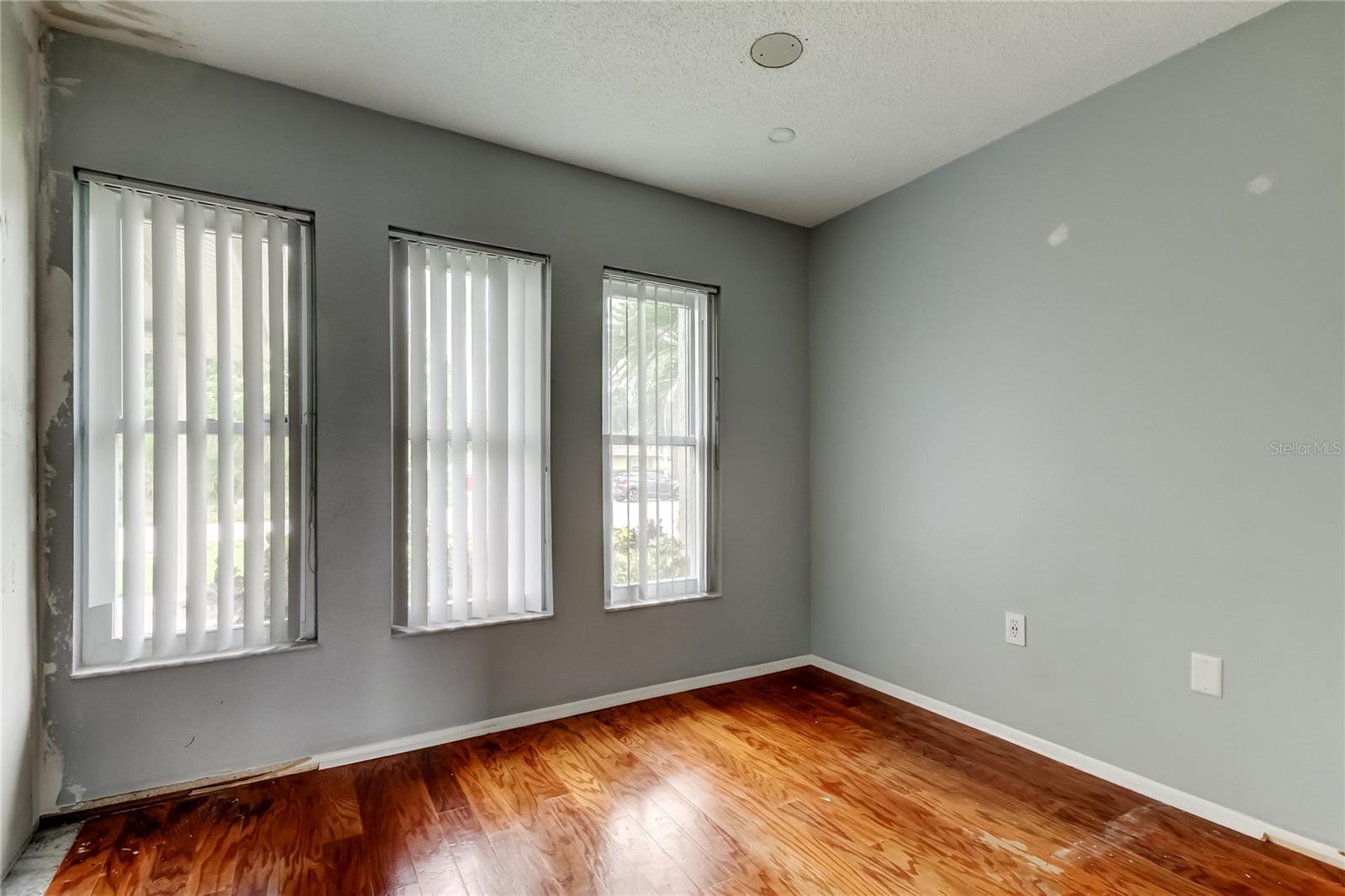 newly created den/small bedroom, perfect for home office/guests!