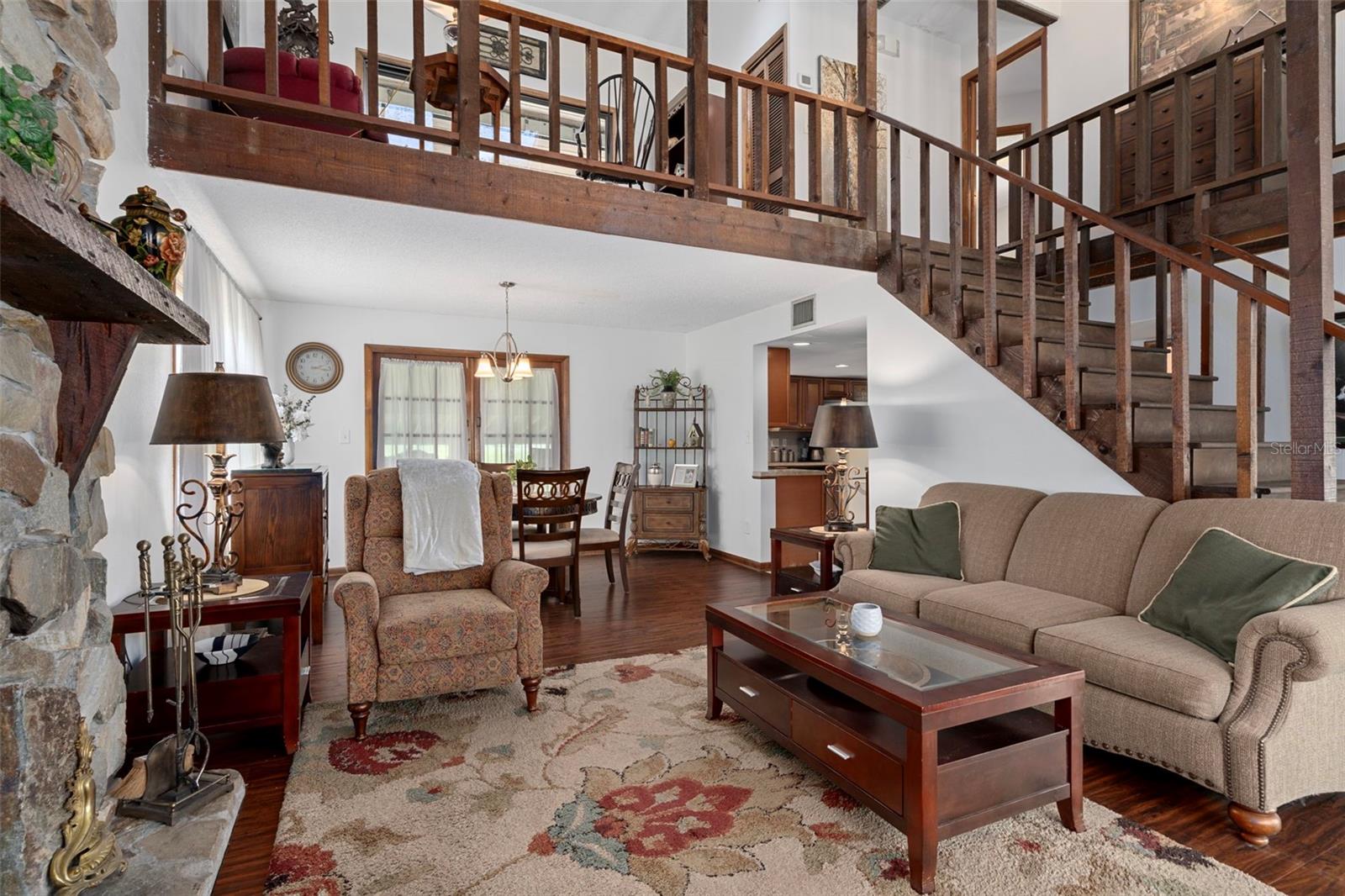 Above is a Loft/Office.