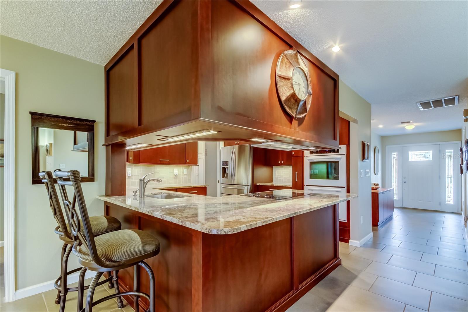 Kitchen Breakfast Bar