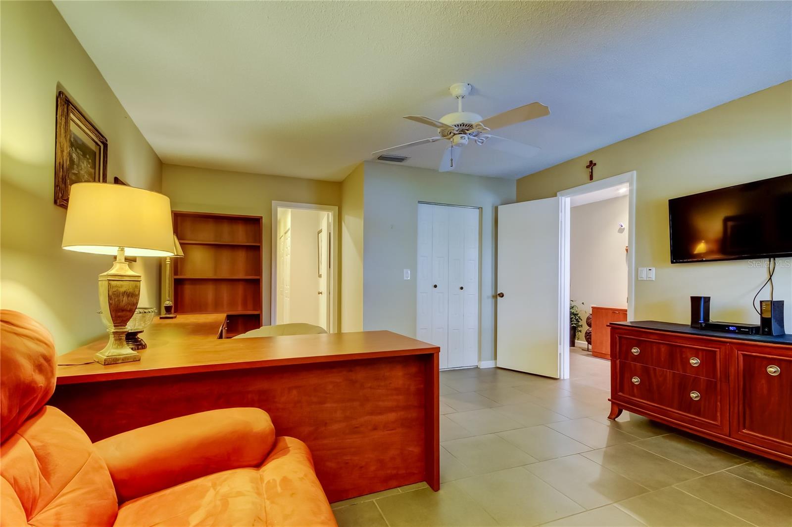 2nd Bedroom (or Office)