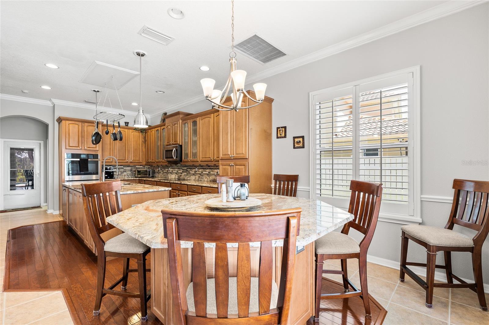 Kitchen Dining Area