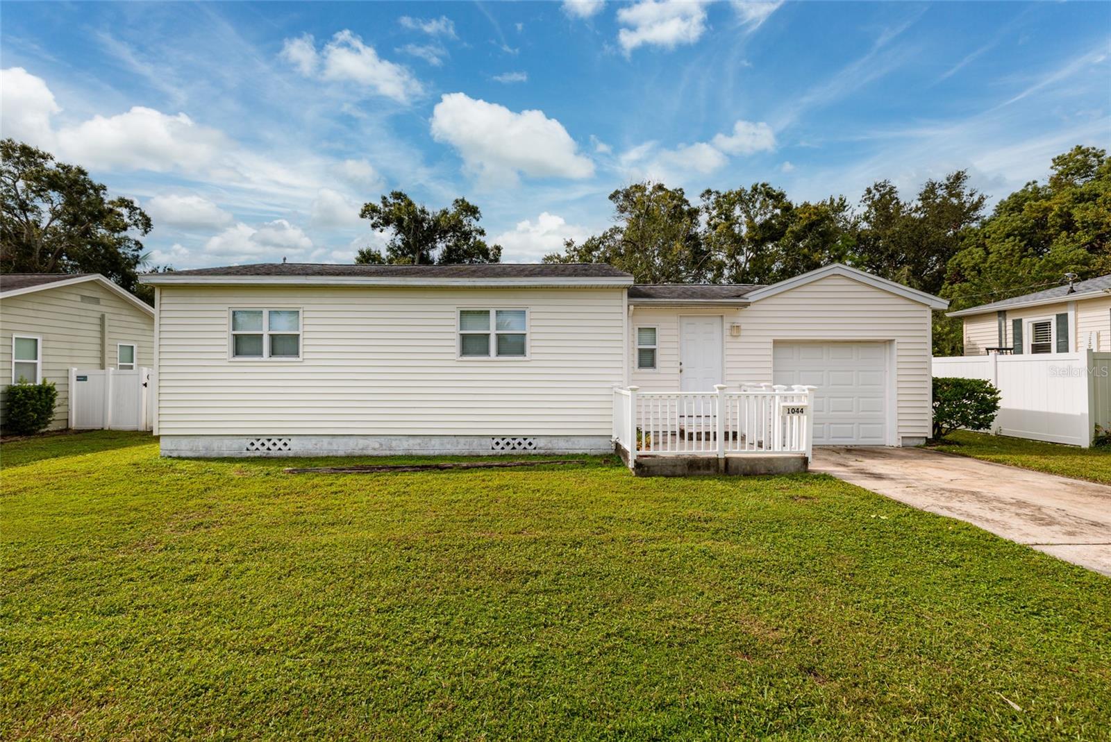 Front View Yard