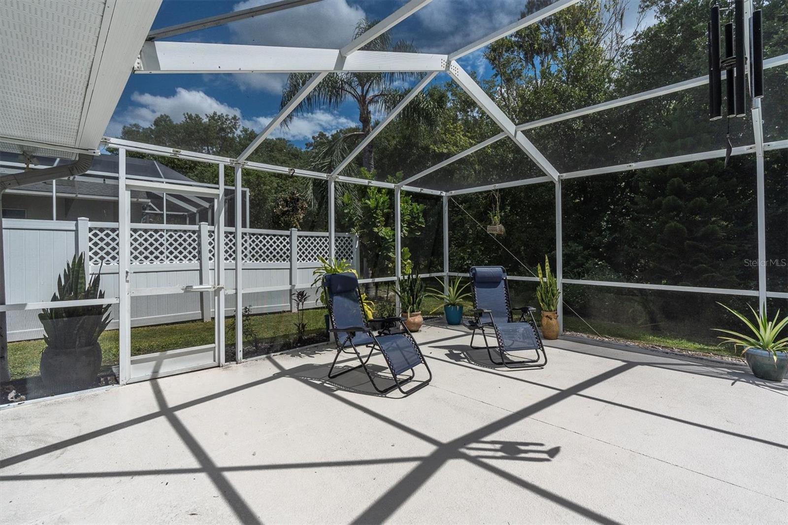 Oversized Pool Deck