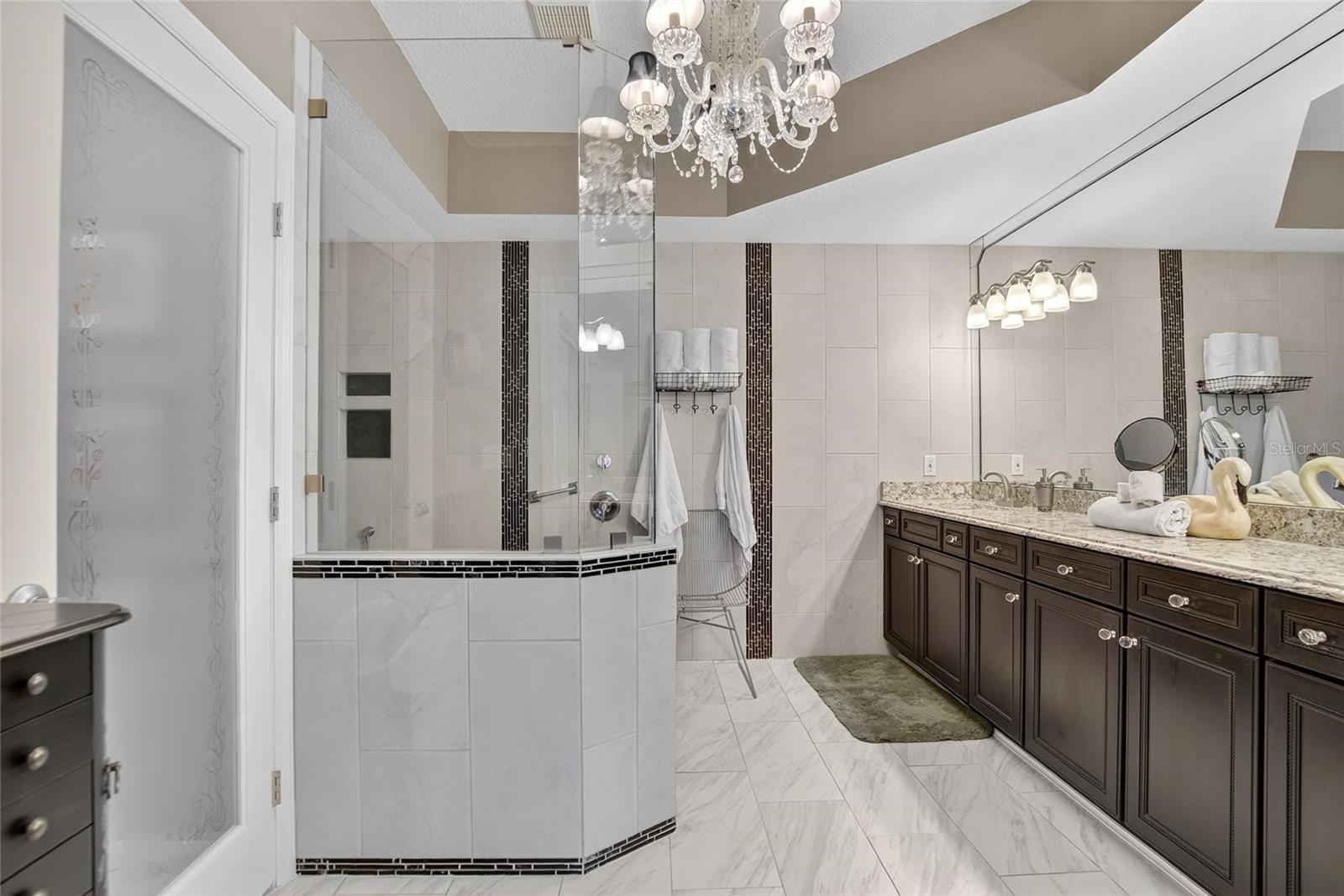 PRIMARY EN SUITE BATH