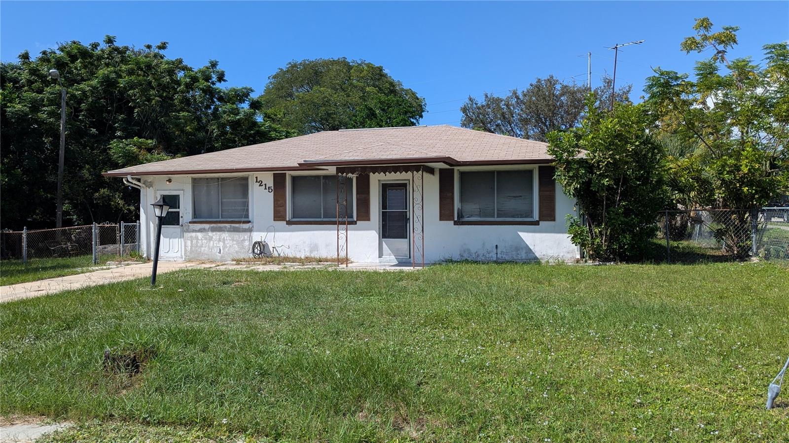 Corner lot, Block home with new roof in 2019