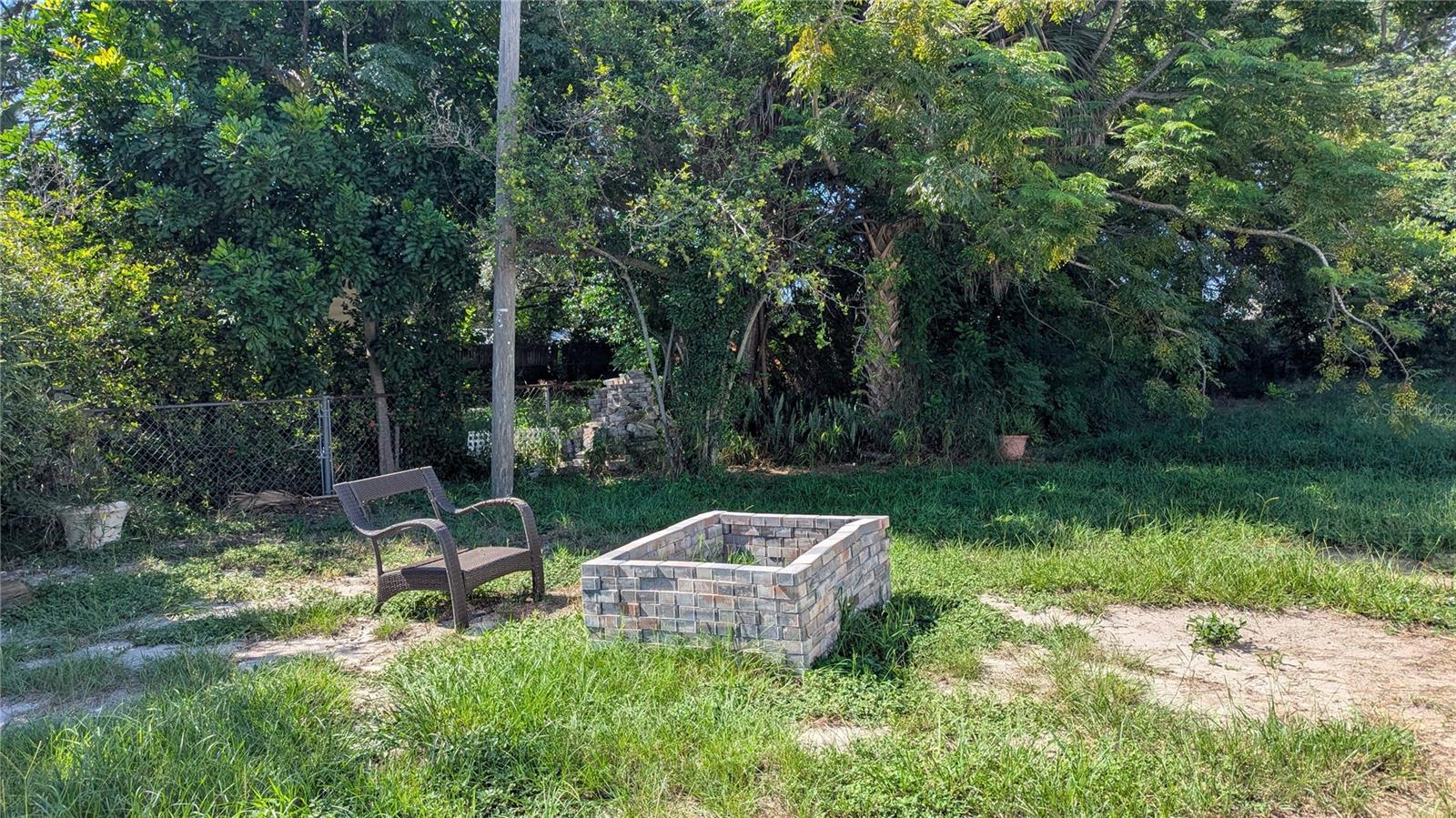 Large 95x125 corner lot