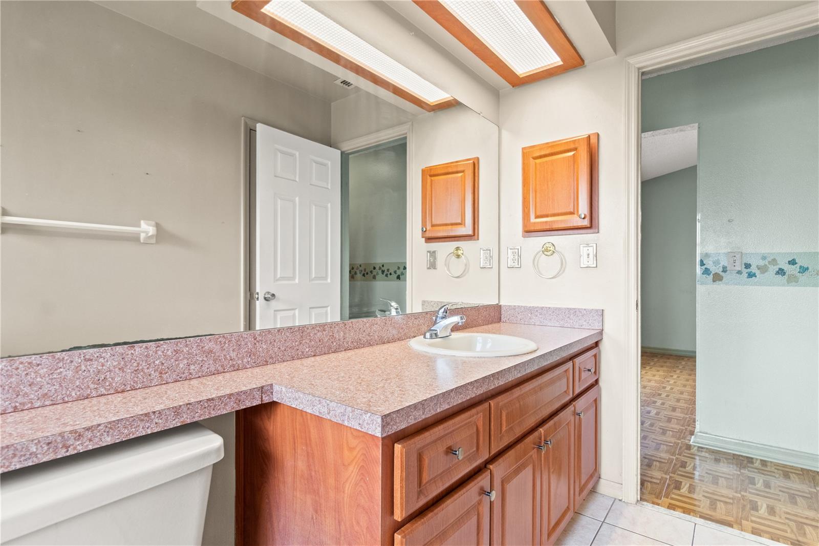 2nd bathroom
