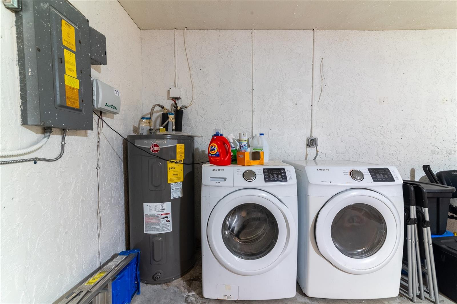 laundry in garage