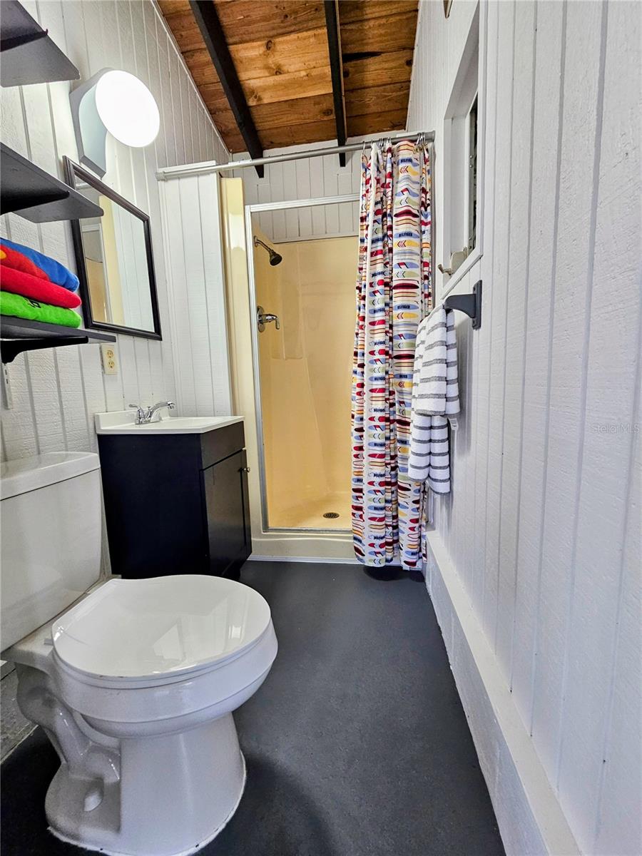 Pool bath located on Lanai