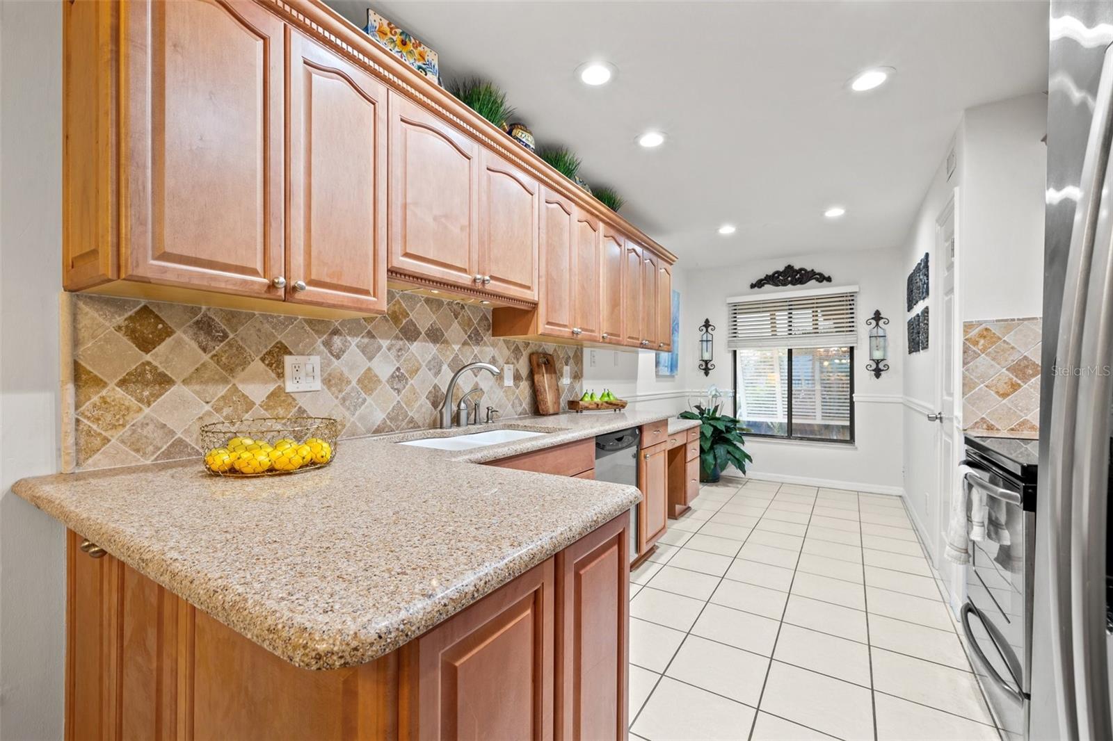 Large kitchen with breakfast bar