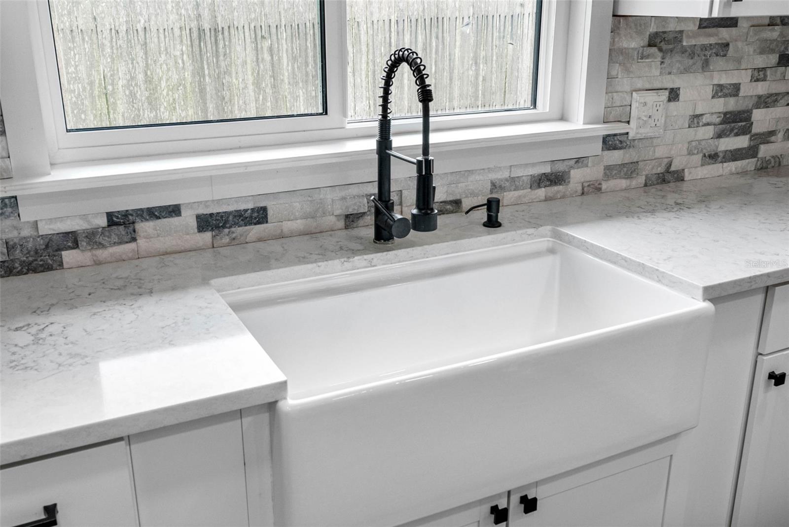 Farmhouse Sink & Soft-Close Cabinetry