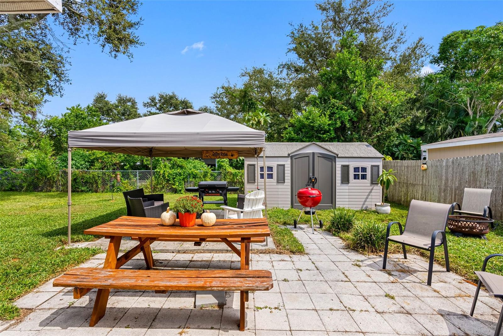 Large Backyard with Room to Play & Entertain