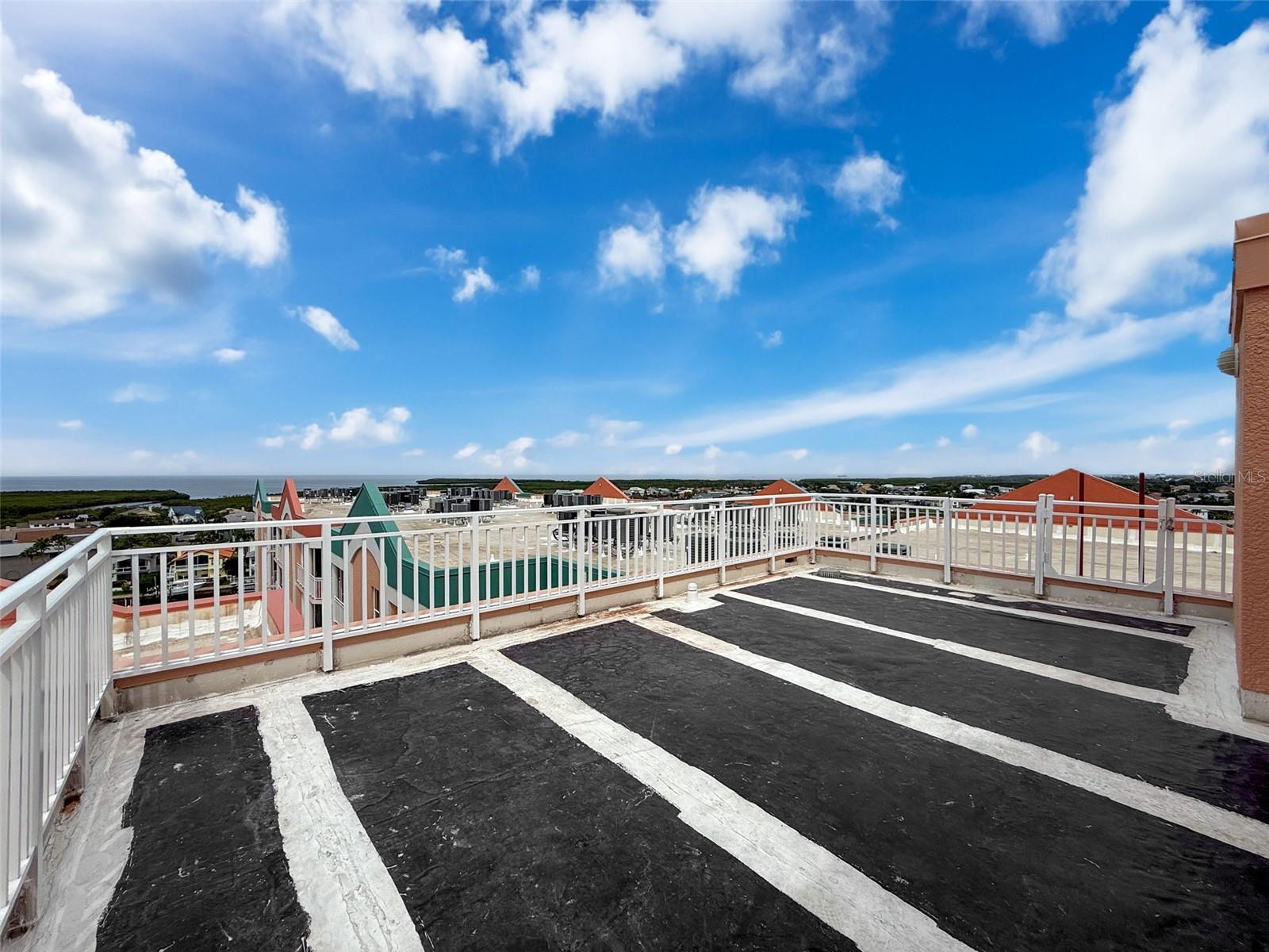 Rooftop area for stargazing