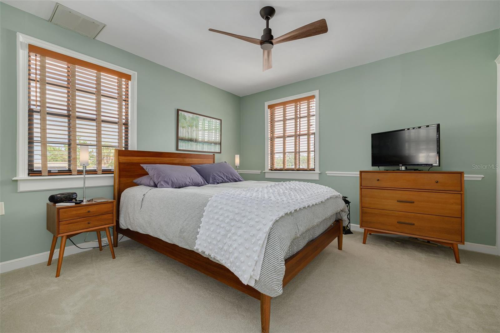 Guest bedroom