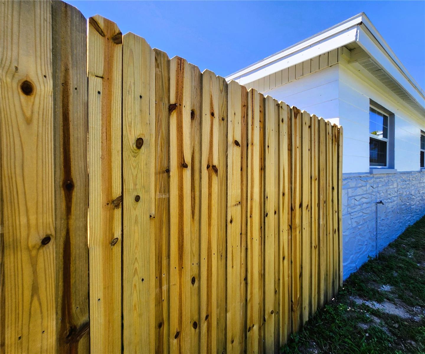 Fully fenced-in