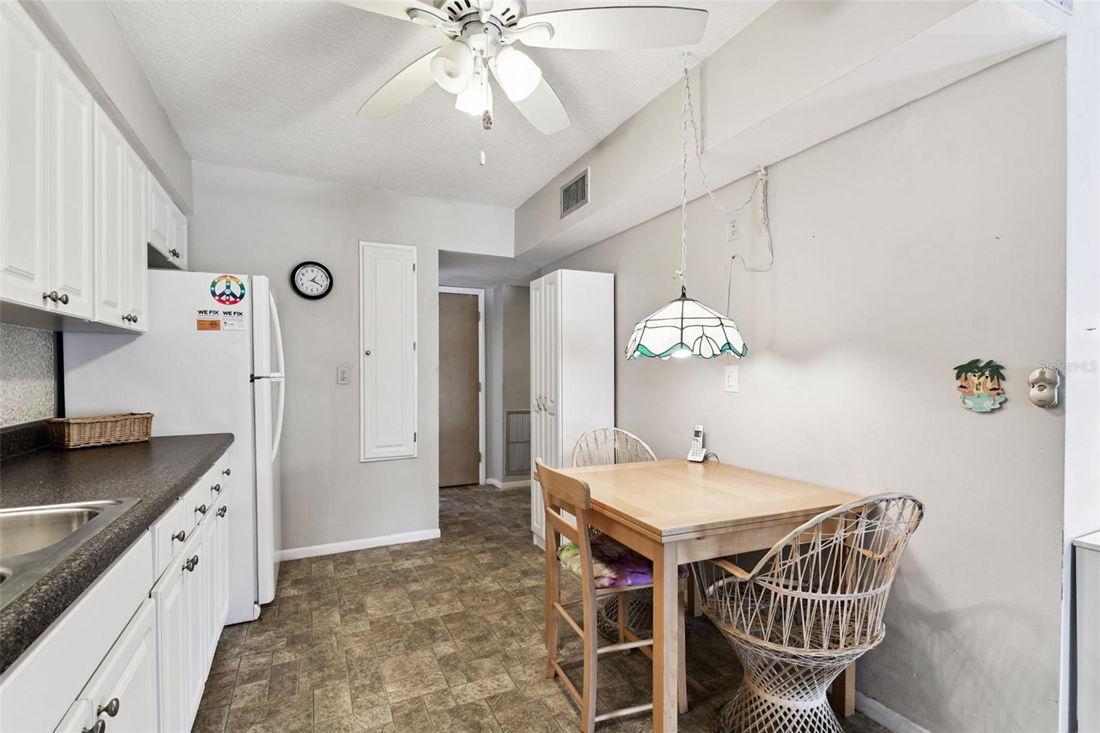 Eat-in space in Kitchen