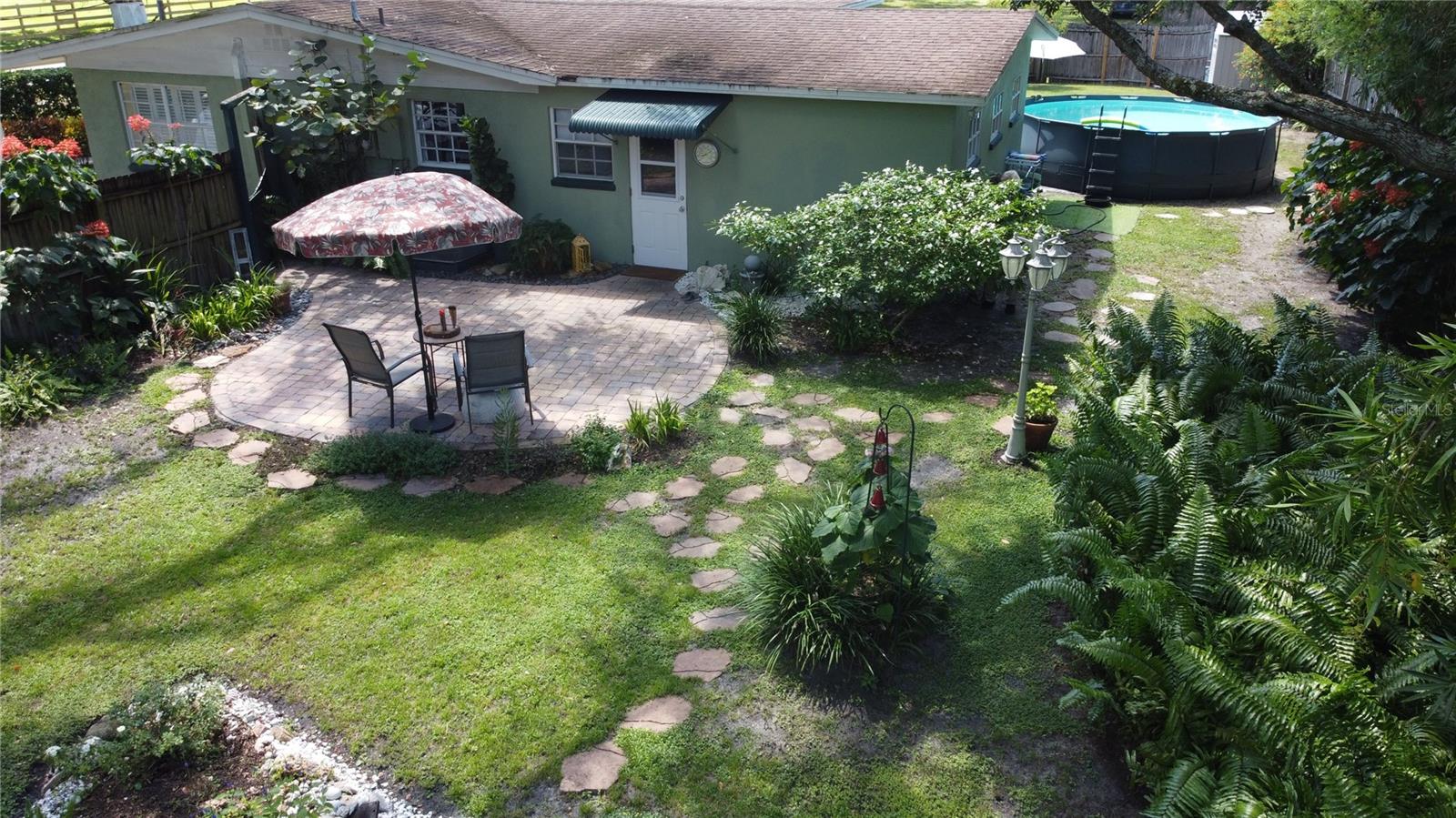 courtyard to in law suite