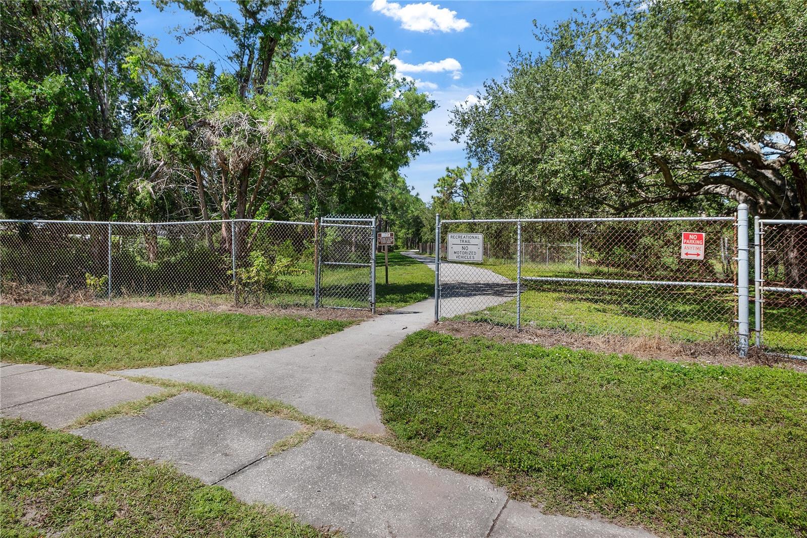 Neighborhood entrance to Walsingham Park