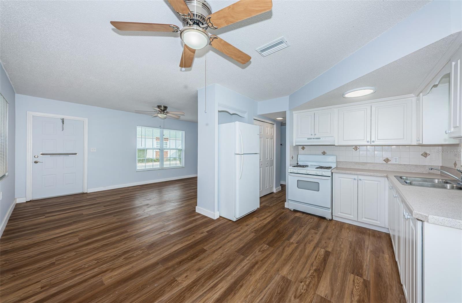 Kitchen, dining and living area