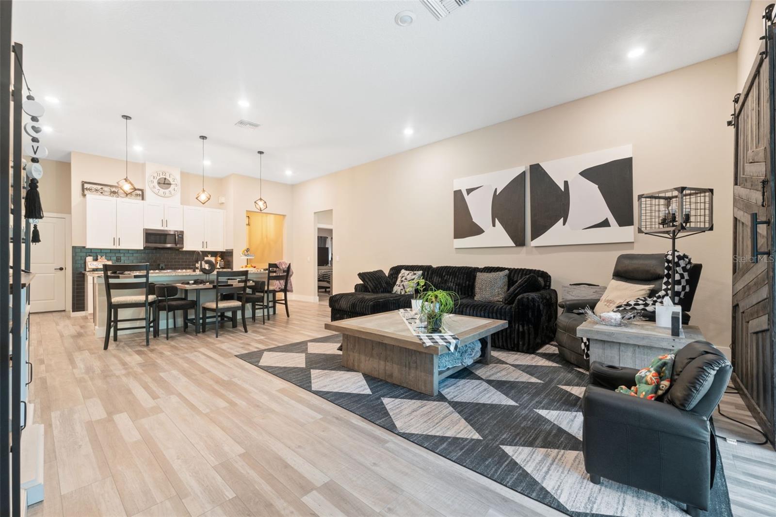 Living/Kitchen