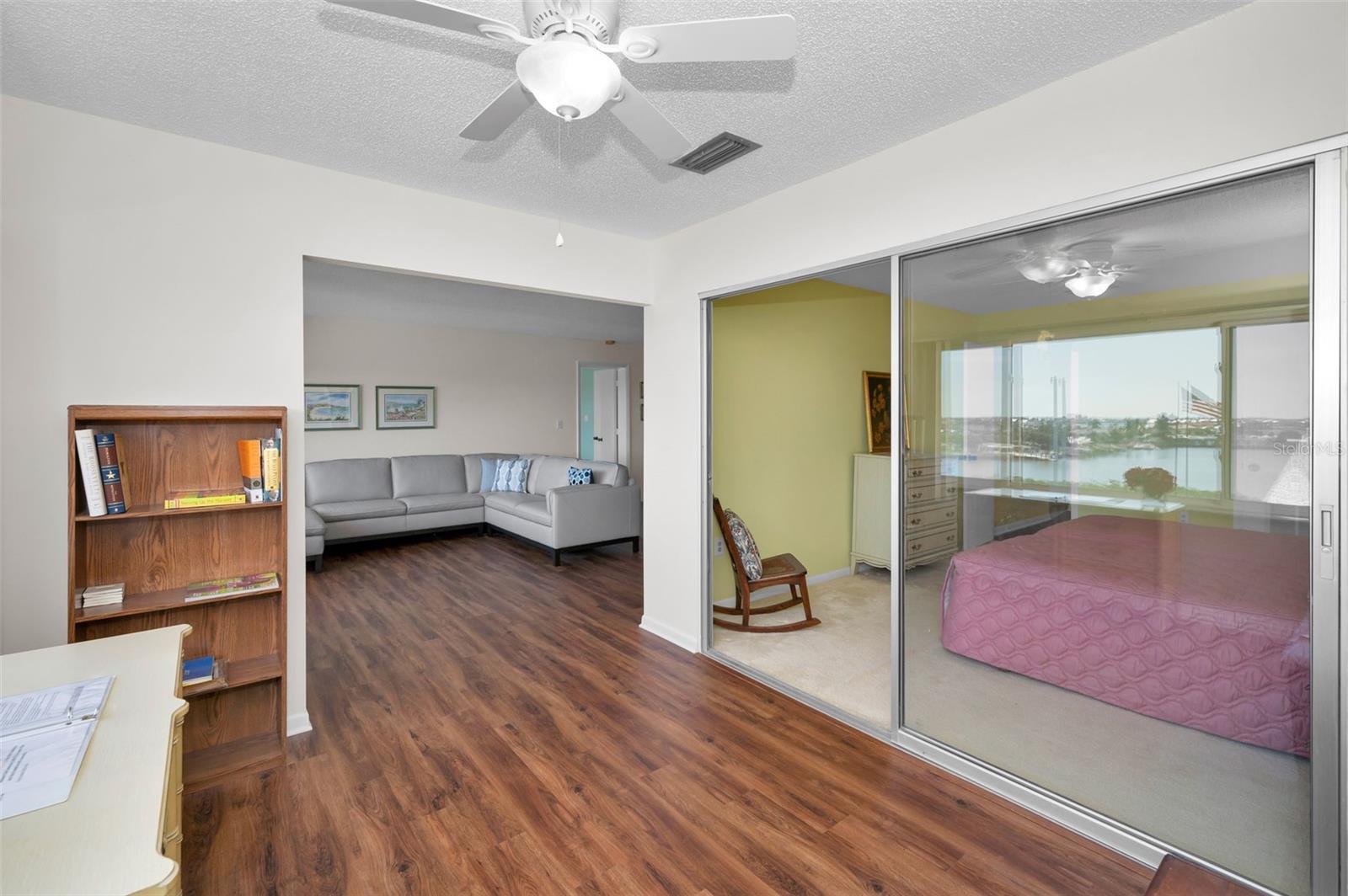 Office/den off guest bedroom