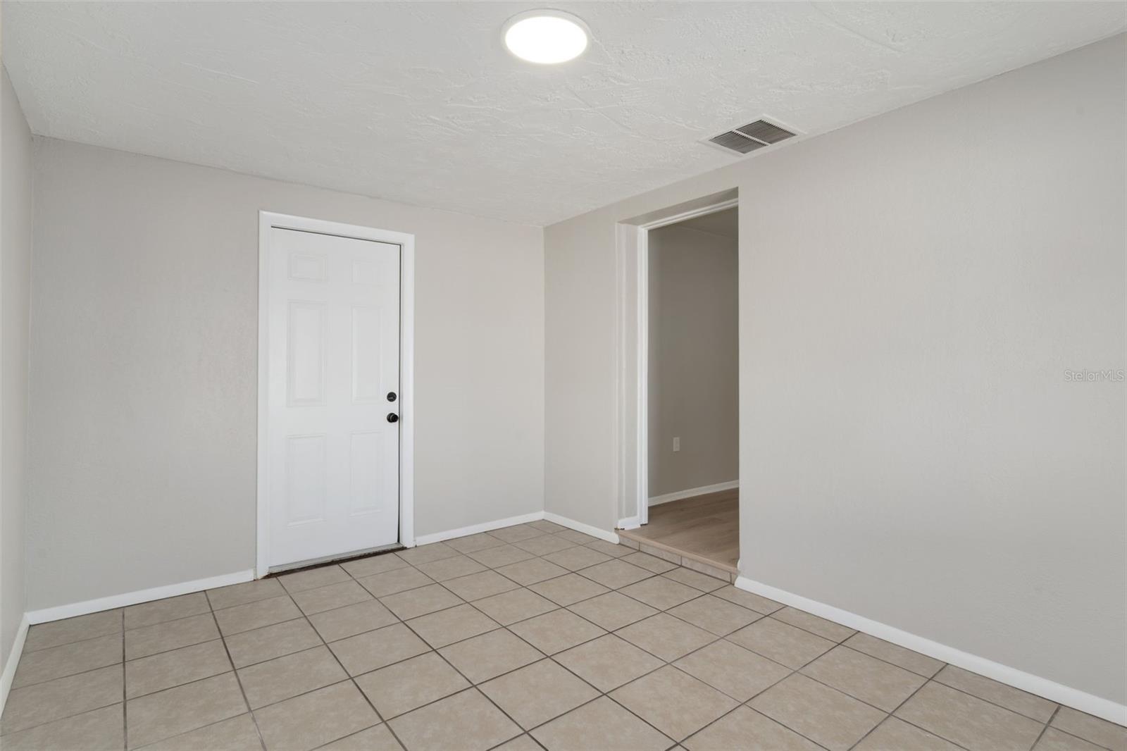 Bonus room/office