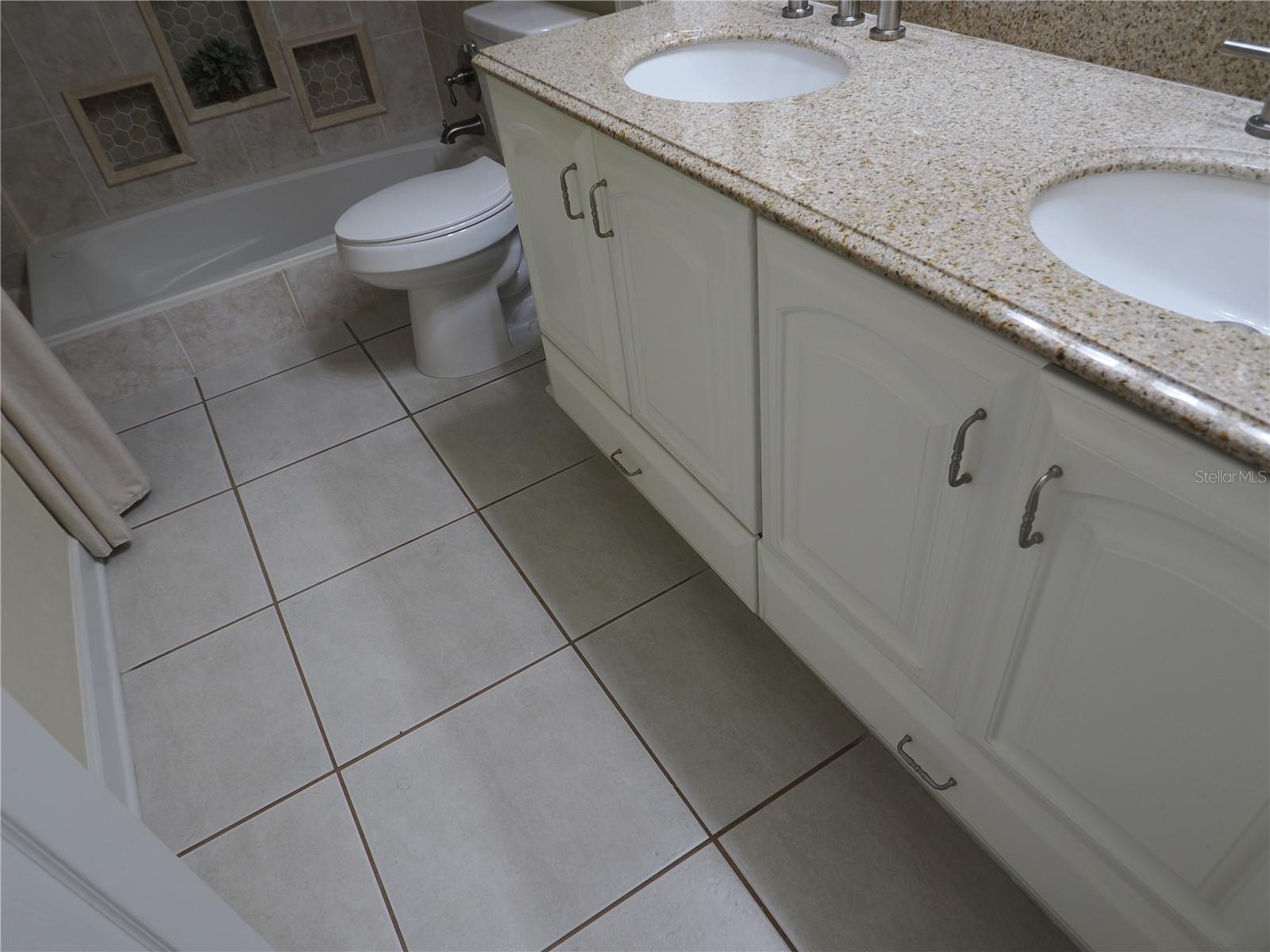 en suite dual sinks