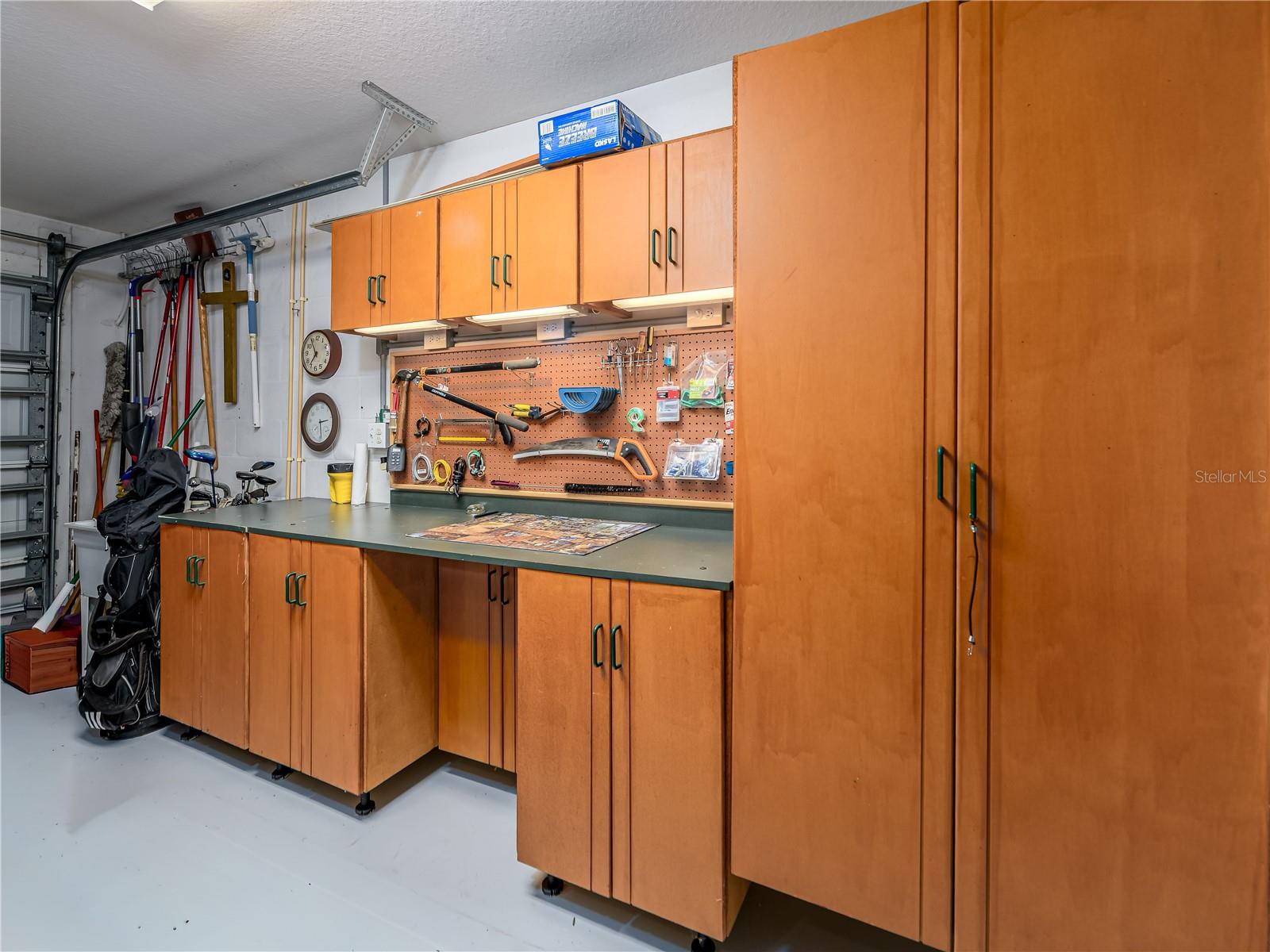 Great tool bench in the Garage