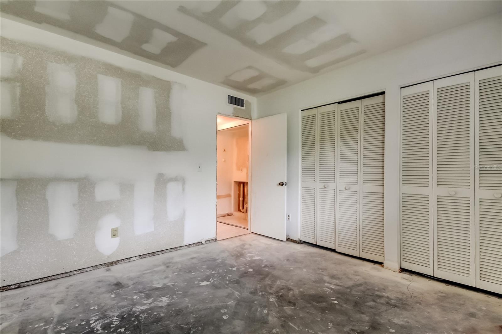 1st Floor Bedrom